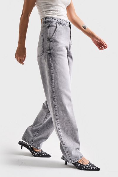 its basic Women's Gray Color 4S5-12 Skater Fit Lycra Loose Cut Denim Jean