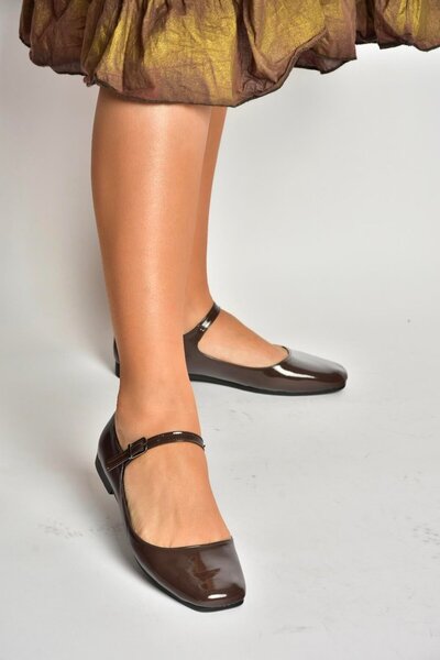 Fox Shoes S726252508 Γυναικείες μπαλαρίνες καφέ λουστρίνι