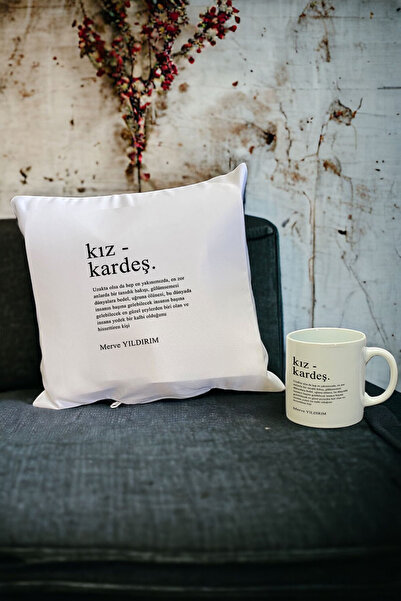 Hediyelen Kız Kardeşe Hediye Kupa Bardak ve Yastık Set 001