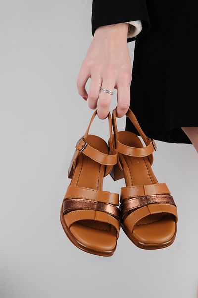 Lal Shoes & Bags Sandale cu toc cu 3 dungi din piele naturală pentru femei aurii - maro