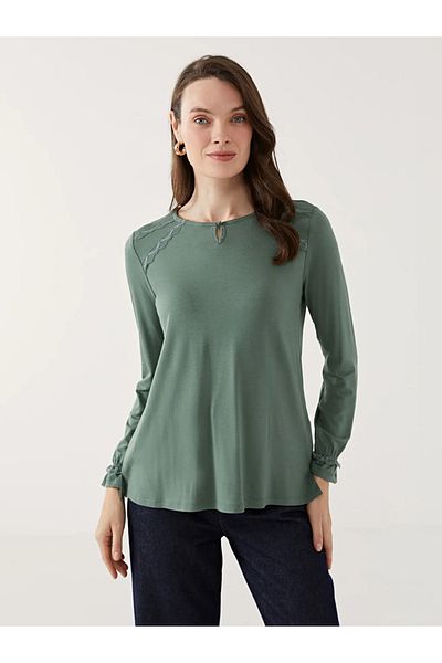 LC Waikiki Γυναικεία μπλούζα LCW Grace Crew Neck Lace με λεπτομέρειες