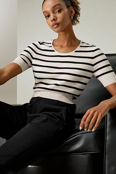 Madmext Γυναικείο μπλουζάκι White Crew Neck ριγέ Mg2400