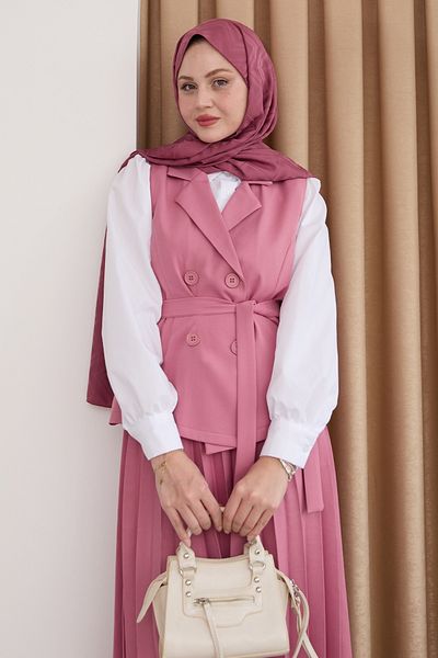 InStyle طقم وردي بياقة مزدوجة الصدر مع تنورة مطوية
