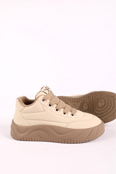Hayati Arman Women's Thick Sole Lace-Up Sneaker Beige