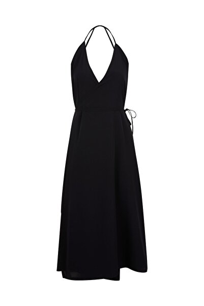 Eda Erdoğan Sırt Açık Siyah Midi Verev Elbise