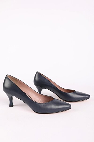 Hayati Arman حذاء نسائي بكعب ستيليتو من الجلد الطبيعي باللون الأزرق الداكن