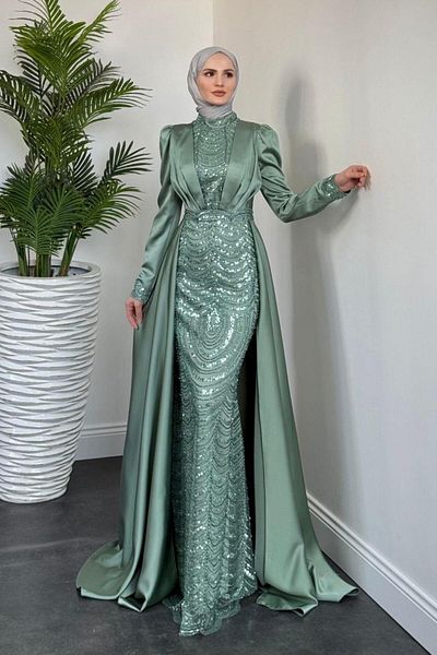 MERVEN AKYÜZ Βραδινό φόρεμα Gabriella Cape Satin Mint
