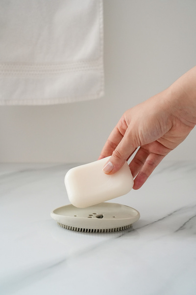 Hayveys home Double Feature Silicone Brush and Soap Drying Solid Soap Dispenser