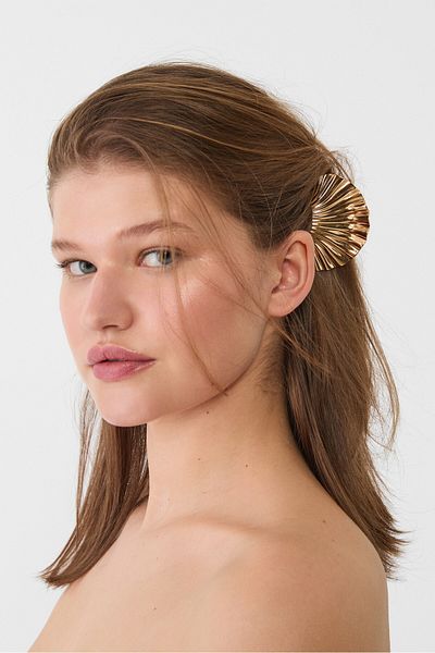 Stradivarius Seashell hair clip