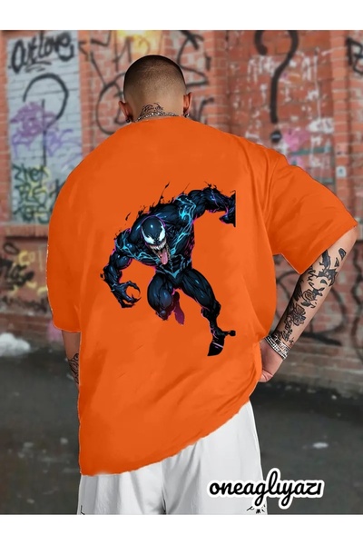oneagılyazı Oversize majica sa otiskom "Venom" na leđima