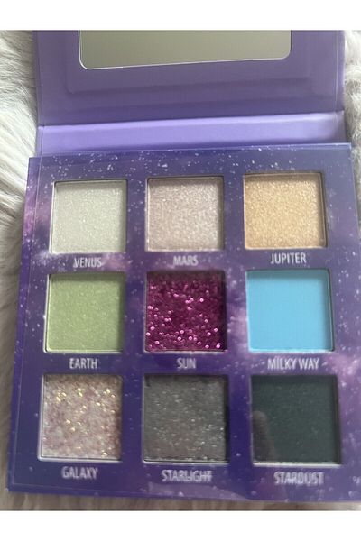 Rival De Loop Cosmos Love Eyeshadow Palette