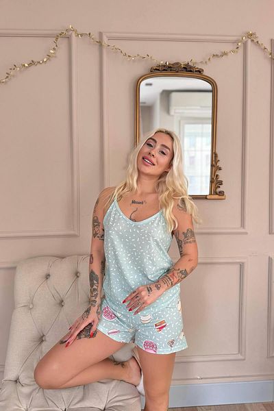 Pijamaevi Set de pijamale pentru femei cu model Mint Macoron, cu pantaloni scurți cu bretele din frânghie