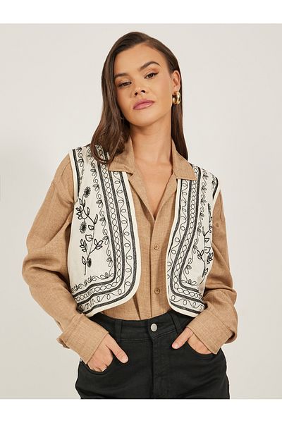 Styli Embroidered Collared V-Neck Vest Top