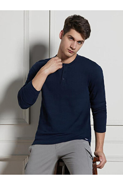 Dennis Lingo By Styli Solid Henley Neck T-Shirt