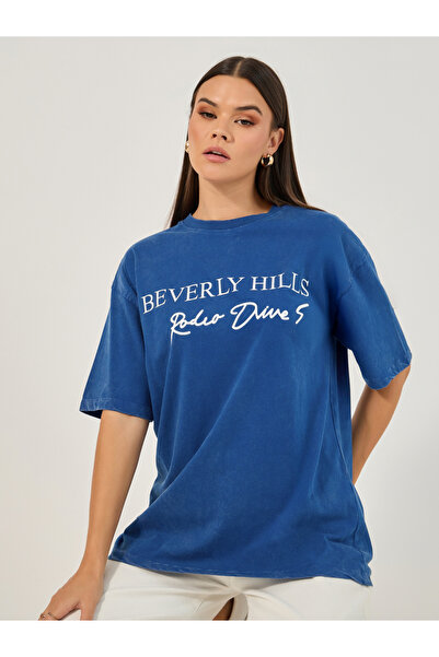 Styli تي شيرت مطبوع كبير الحجم برقبة دائرية وأكمام قصيرة