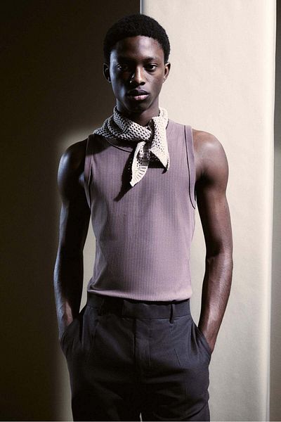 H&M بلوزة صدرية مضلعة بقصّة Slim Fit