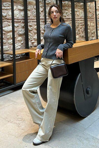 Seeh سترة تريكو بأكمام طويلة وأزرار من أنثراسايت SH209