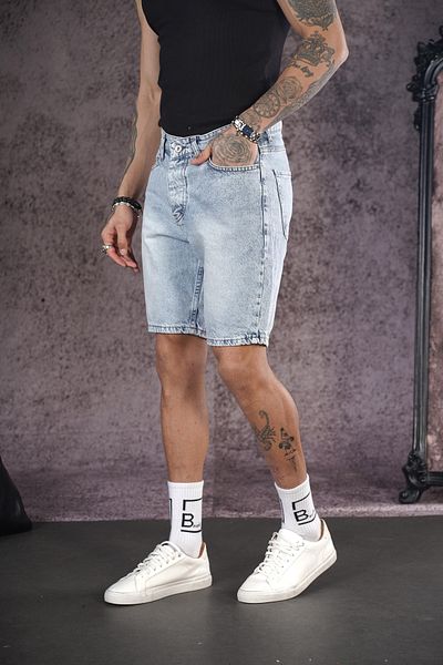 Butik TREND WE Ανδρικό τζιν σορτς Capri με χαλαρή εφαρμογή κανονική εφαρμογή