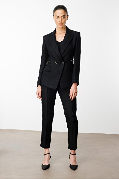 Moda İlgi Modailgi  Kruvaze Kapamalı Yanlarda Metal Aksesuarlı Kısa Ceket Siyah