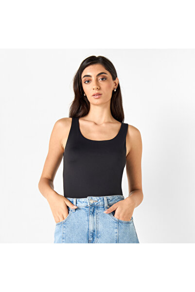 FAV Tank Top with Round Neck