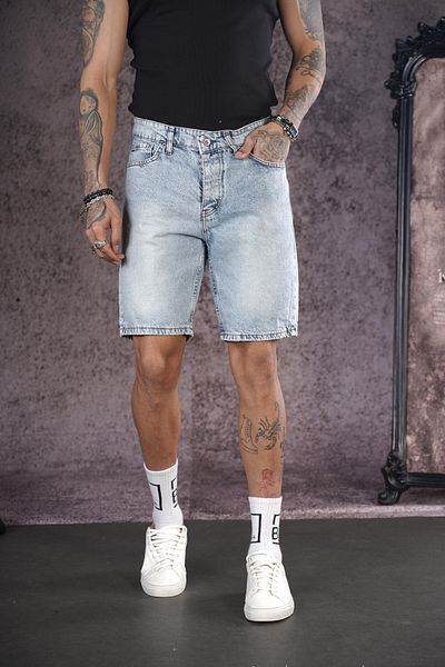 Butik TREND WE Ανδρικό τζιν σορτς Capri με χαλαρή εφαρμογή κανονική εφαρμογή