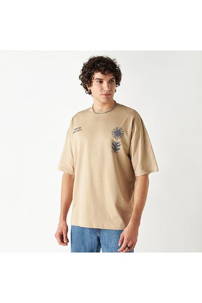 FAV Graphic Print T-shirt with Crew Neck and Short Sleeves