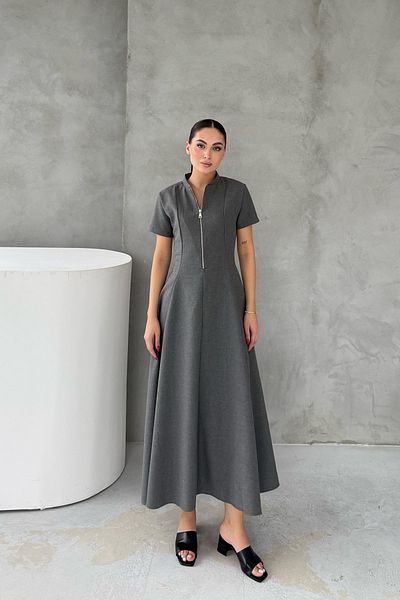 Seda Yalçın Atelier فستان رمادي واسع بطول متوسط ​​مع تفاصيل طية صدر السترة