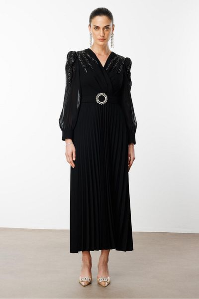 Moda İlgi Modailgi - Long Dress with Stones on the Sleeves and Belt at the Waist, Pleated (Black)