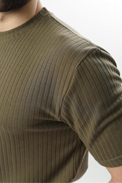 Madmext Ανδρικό μπλουζάκι με χακί υφή με λαιμόκοψη E7122