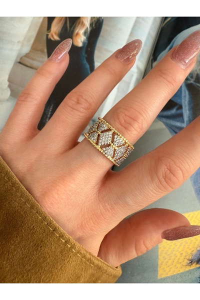 Pinery Jewels سلسلة VIP - خاتم نسائي على شكل مثلث كبير من حجر الزركون مع إعداد من الأسفل