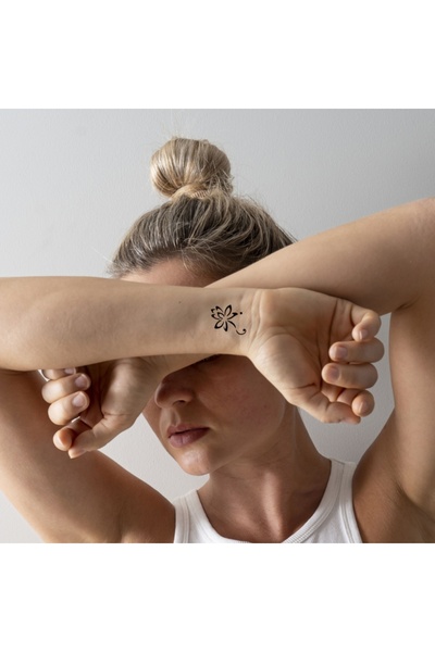 ONE SPRAY TATTOO Minimal Lotus Dövme Şablonu (SPREYSİZ)