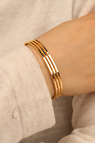 Çgk Çiğdem Gürel Kuyumculuk Altın Kadın Üç Sıra Çizgi Detaylı Kelepçe Bilezik...