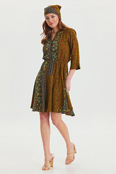 Los banditos Φόρεμα μίντι με λαιμόκοψη με λεπτομέρεια με κουμπί