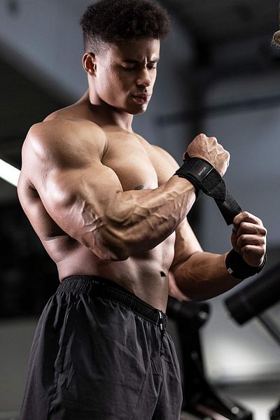 SAVUR Fitness Weight Wristband - Crossfit Wraps - Pro Sport Wristband Black