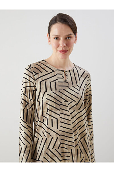 LC Waikiki Nevavm Women's Blouse with Oval Collar Pattern and Difference