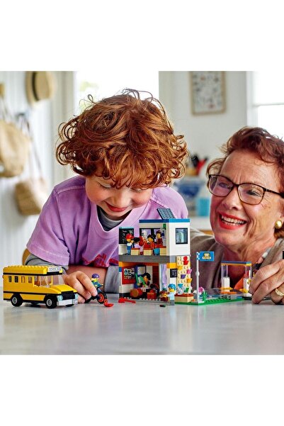 LEGO City Okul Günü 60329 Yapım Seti (433 Parça)