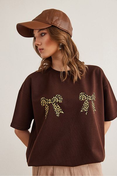 Olalook Women's Brown Leopard Bow Detailed Boyfriend 2 Thread T-Shirt Tsh- 19000846
