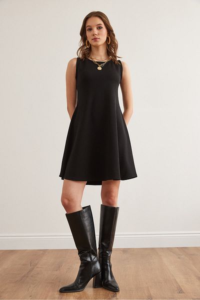 Olalook Schwarzes, ausgestelltes Strickkleid aus Crêpe mit Rundhalsausschnitt für Damen ELB- 19002347