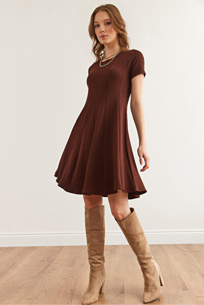 Olalook Kadın Kahverengi Parçalı Trend Mini Kloş Elbise ELB-19002348