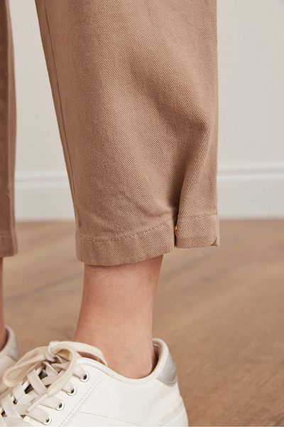 Olalook Női teve lábú, részletes, puha textúrájú Gabardine sárgarépa nadrág PNT- 19000319