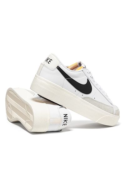 Nike Nike Blazer Low Platform
Weiß Schwarz – Schuhe