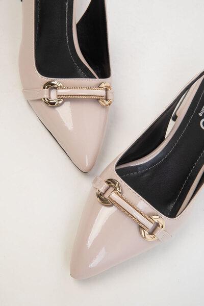 SOHO Béžové lakované dámské klasické boty na podpatku 20423