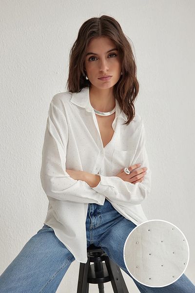 Trendyol Collection Λευκό πουκάμισο με πέτρινη λεπτομέρεια - TWOSS25GO00015