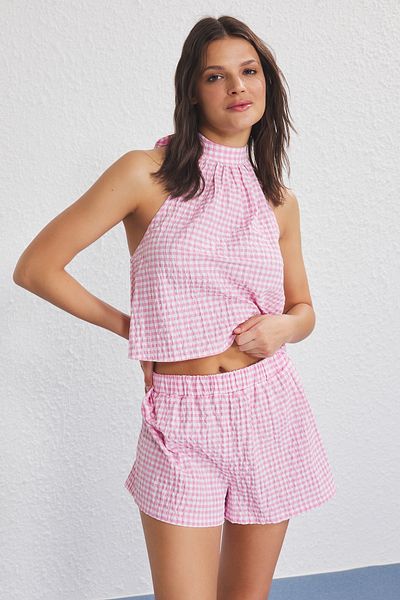 Trendyol Collection Rosa kariertes gewebtes Strandblusen-Shorts-Set TBESS25AU00074