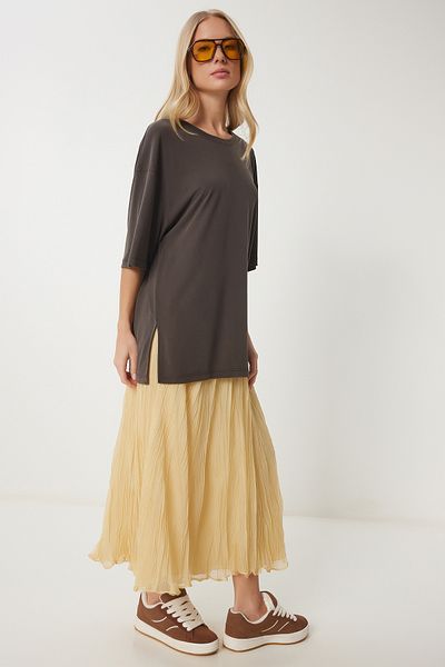Happiness İstanbul Braunes Oversize-Basic-Modal-T-Shirt für Damen UB00323