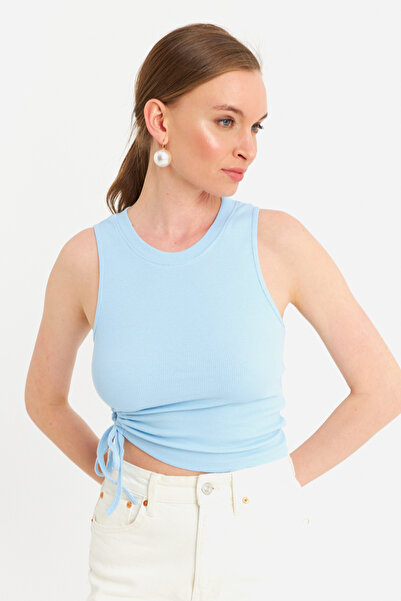 Cool & Sexy Γυναικεία Baby Blue Basic Μπλούζα με Μαζευόμενα Πλαϊνά RSP329