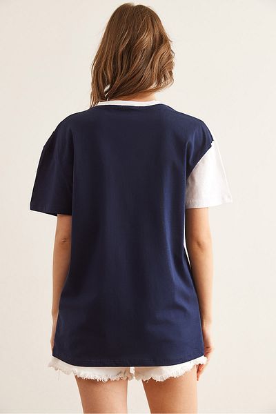 Olalook Γυναικείο μπλουζάκι λευκό Navy Blue Asymmetric Block TSH- 19000350
