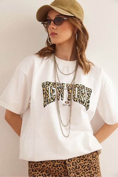 Olalook Tricou cu 2 fire cu imprimeu New York leopard alb pentru femei TSH- 19000849