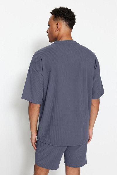 Trendyol Collection Indigoblaues, strukturiertes, übergroßes Ottoman-T-Shirt – Rundhalsausschnitt, kurze Ärmel – TMNSS23TS00081