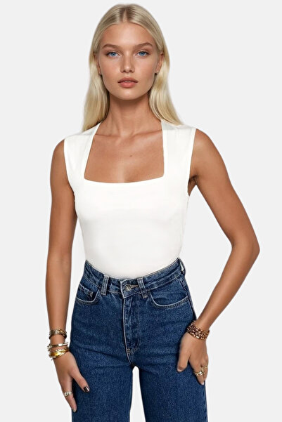 Trend Alaçatı Stili Weiße Damenbluse mit quadratischem Ausschnitt und dickem Träger in Sandfarben ALC-X13449